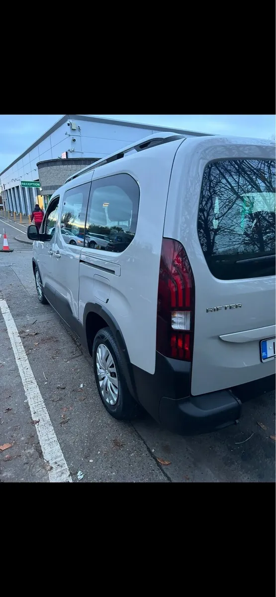 Taxi rental Peugeot RIFTER auto €280 per week - Image 2