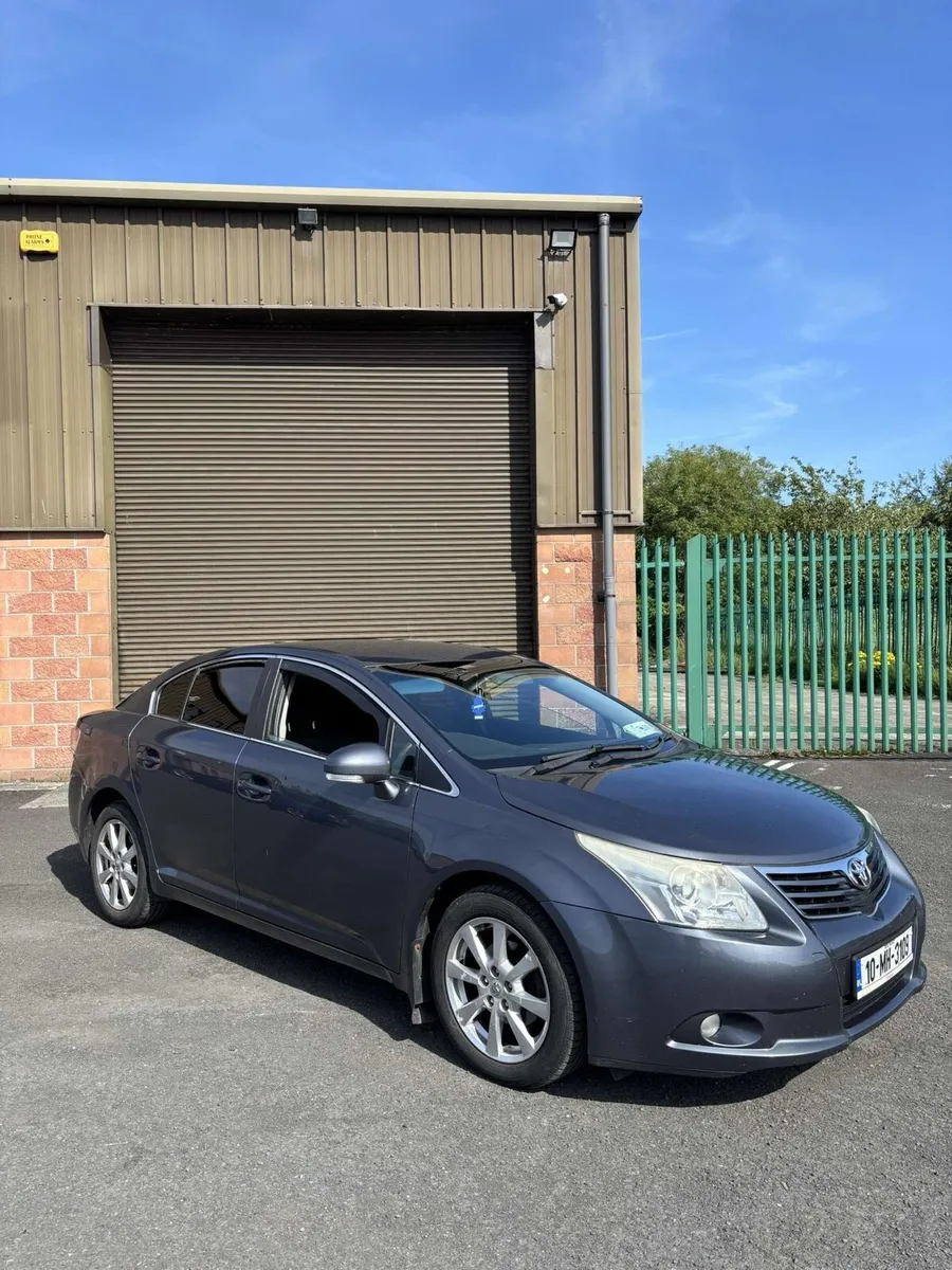 2010 Toyota Avensis - Image 1