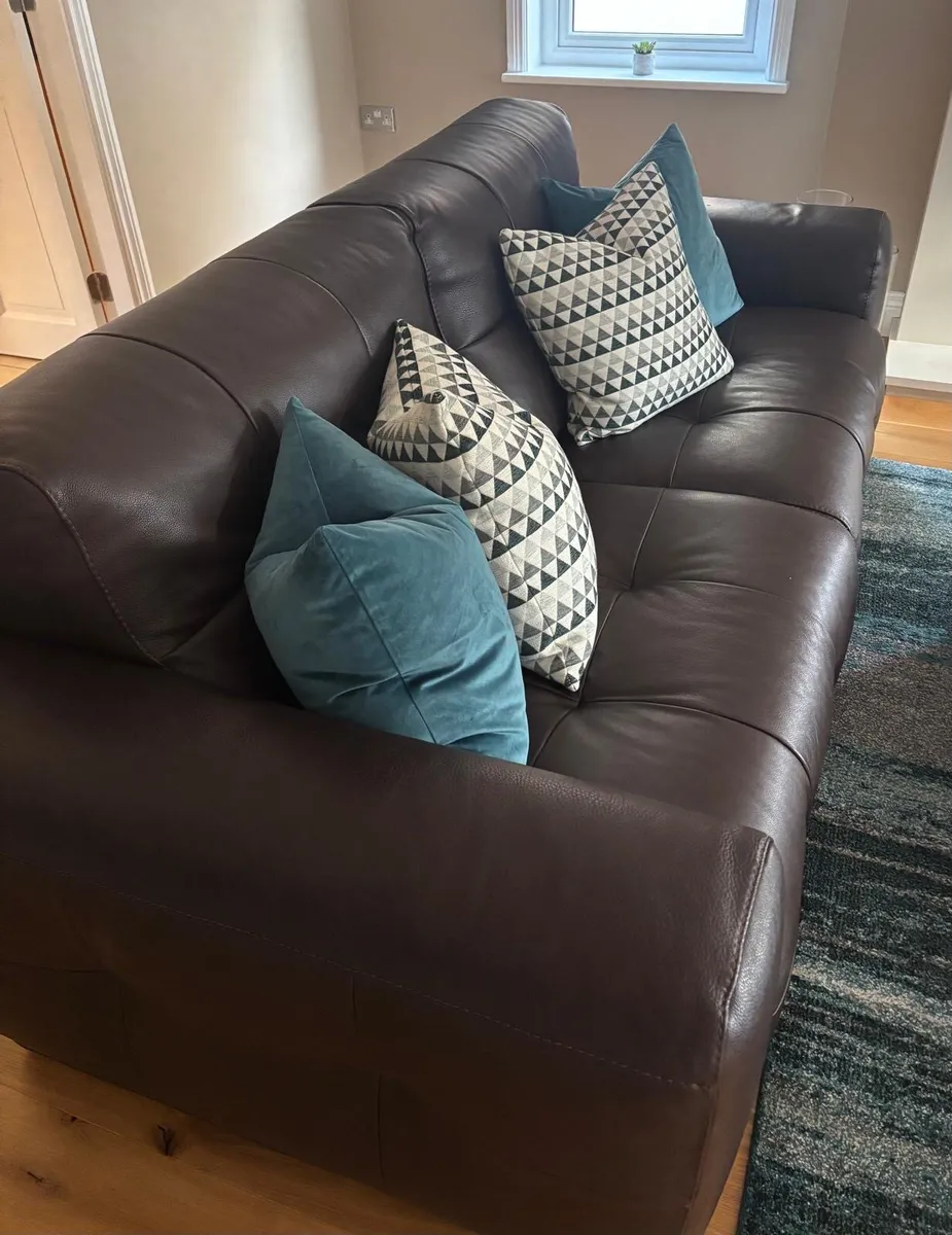 2 x beautiful 3 seater Italian Leather sofas - Image 2