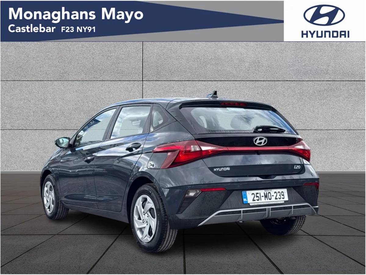 Hyundai i20 PETROL CLASSIC - Image 3