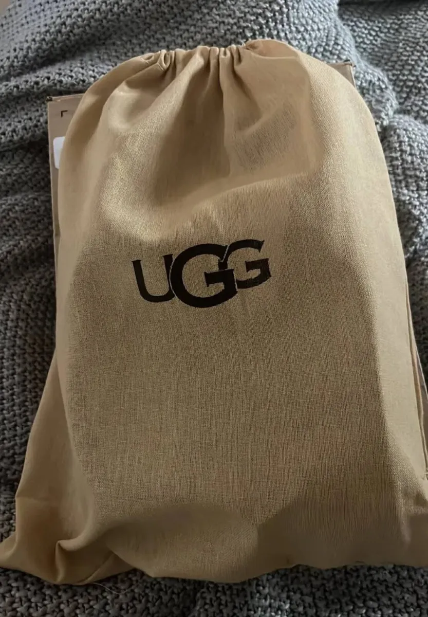 Ugg slippers - Image 4