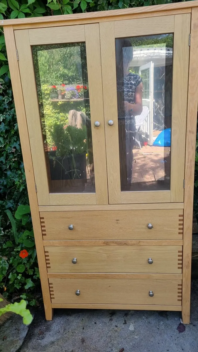 Bookcase with doors - Image 1