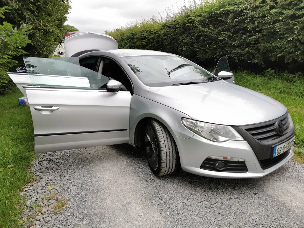Volkswagen Passat 2009 - Image 1