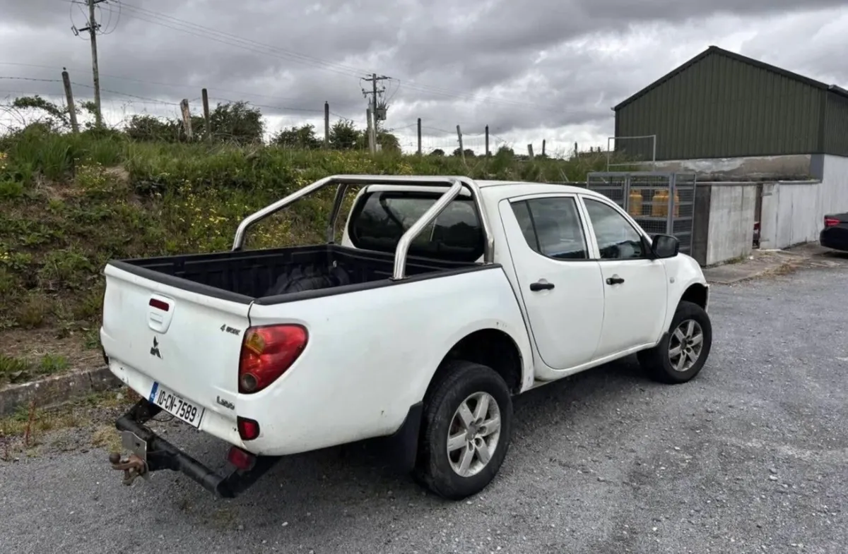 2010 Mitsubishi L200 4Wheel Drive - Image 3