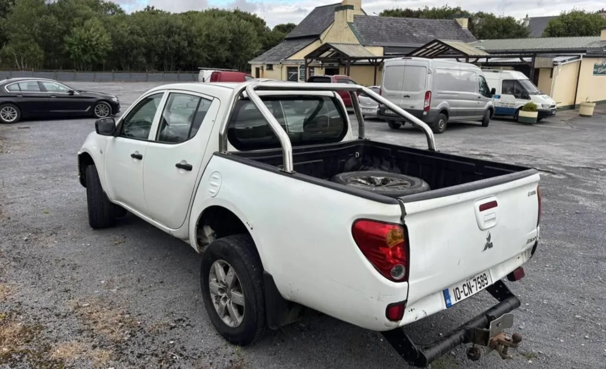 2010 Mitsubishi L200 4Wheel Drive - Image 4