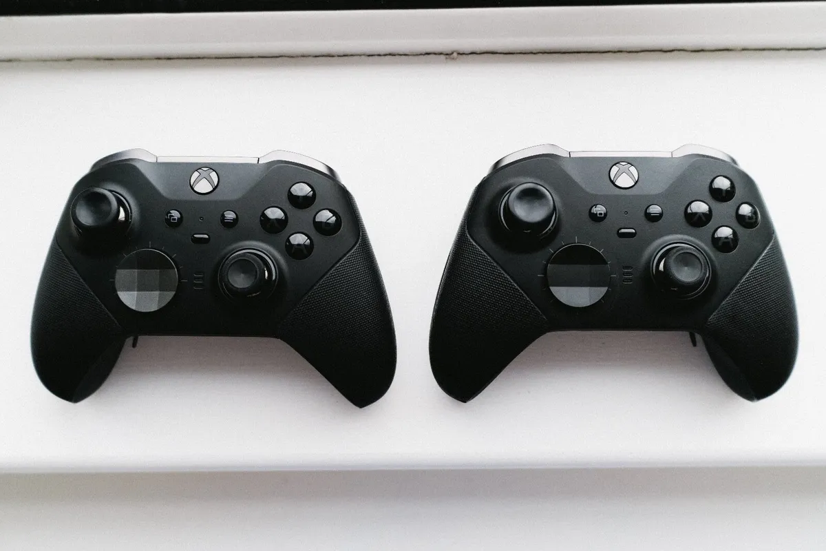 Xbox Elite 2 controller - Image 3