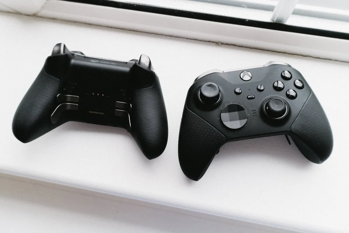 Xbox Elite 2 controller - Image 1