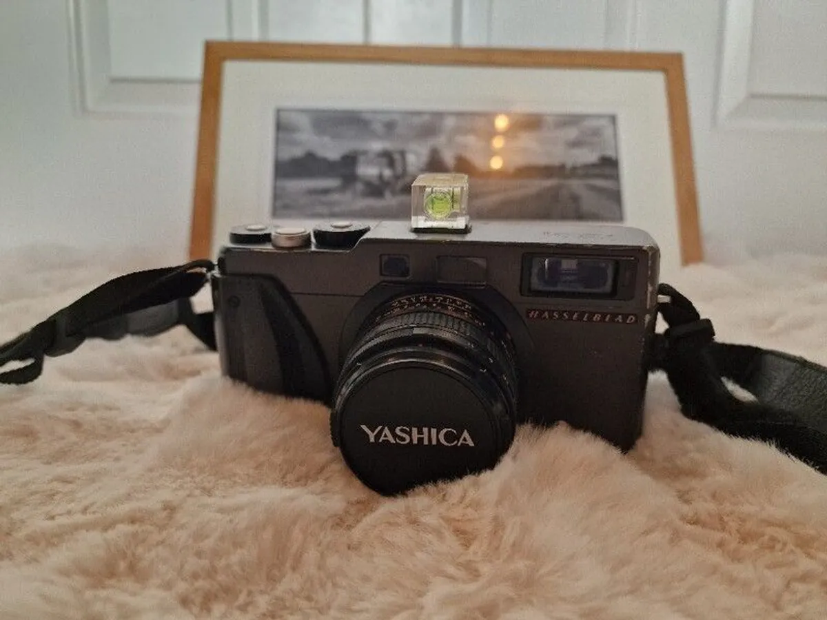 Hasselblad Xpan Ii With Hasselblad 4/45 Lenses - Image 3