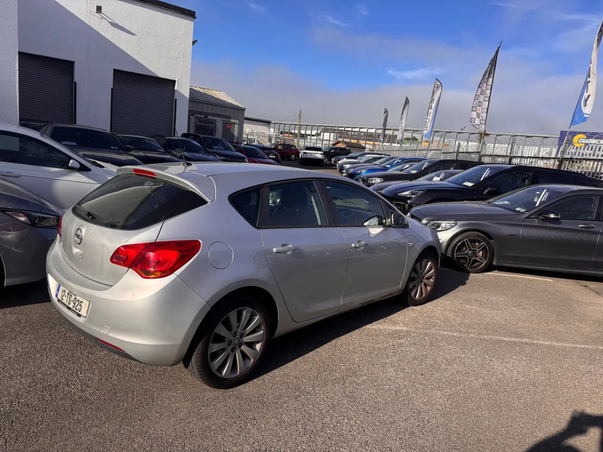12 Opel Astra 1.3 Diesel - Image 4