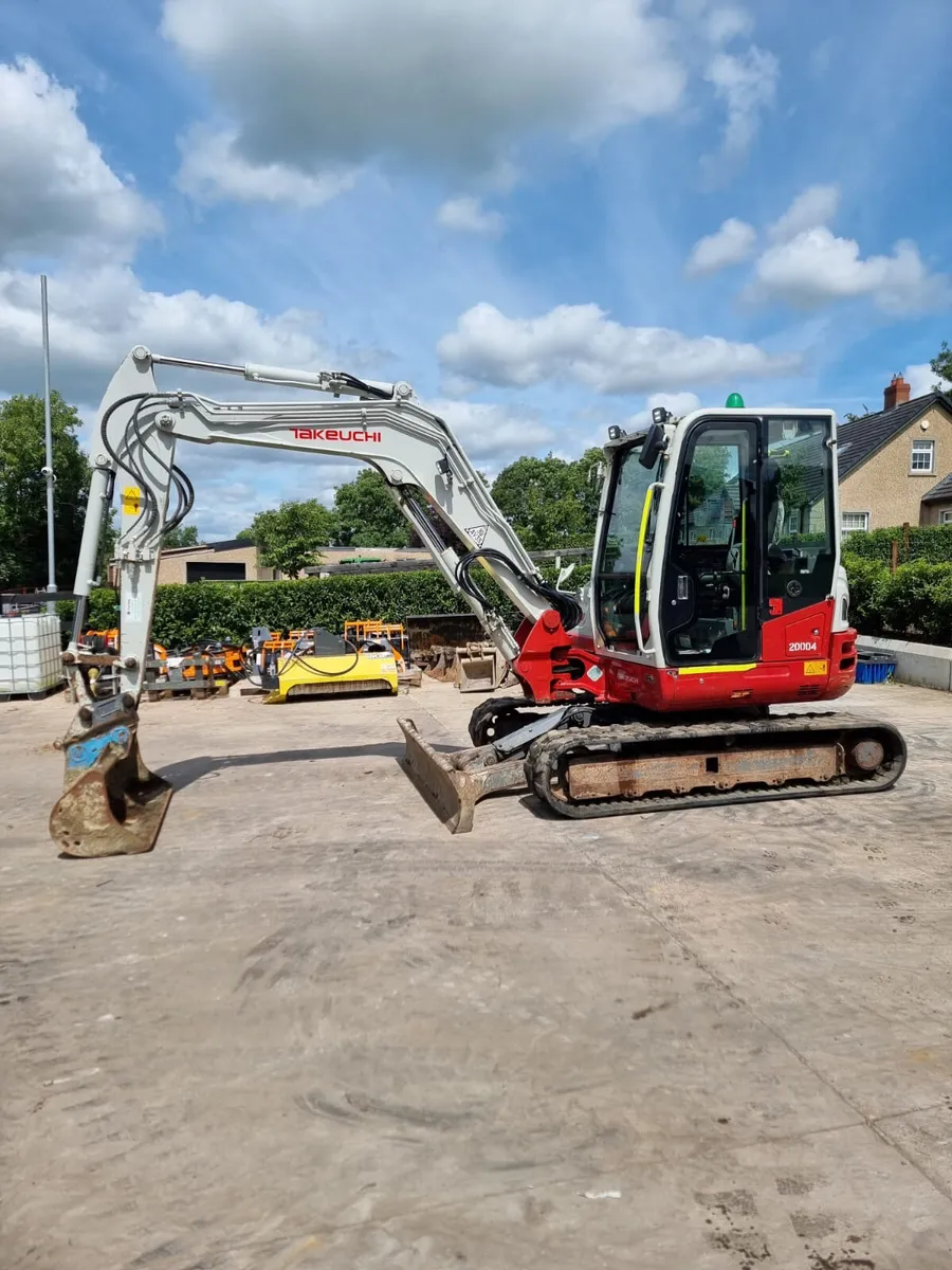 2019 TAKEUCHI TB260 - Image 2