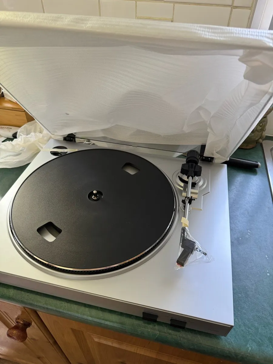 Turntable - Image 4