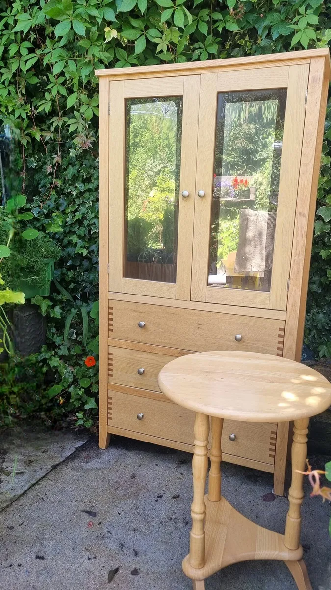 Bookcase with doors - Image 2