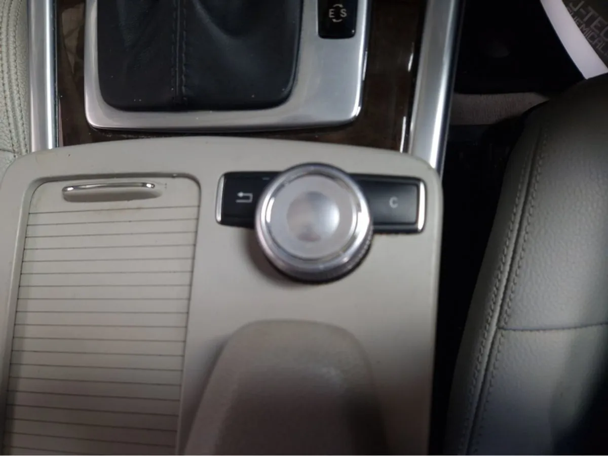 Mercedes-Benz E-Class 200 CDI Blue Efficiency 4DR - Image 4