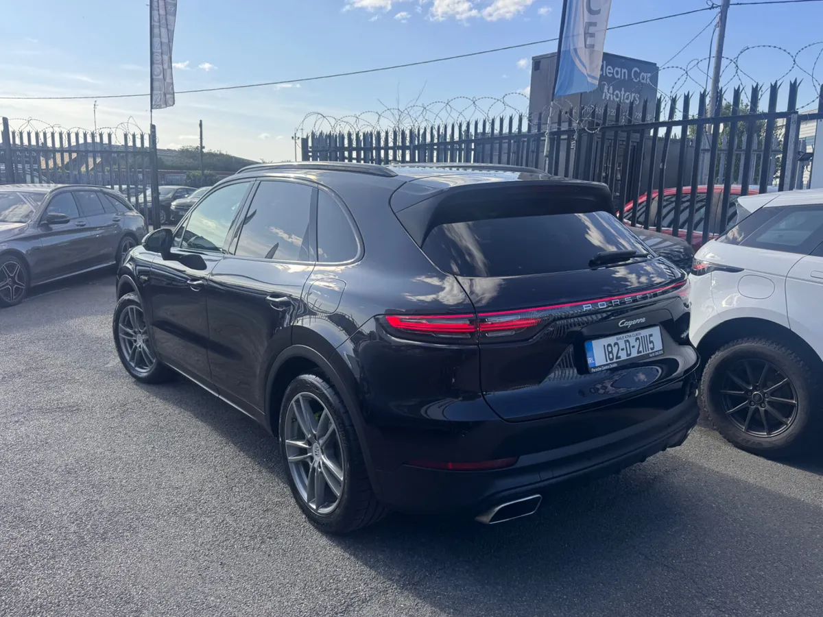 Porsche Cayenne 3.0 Hybrid Automatic - Image 4