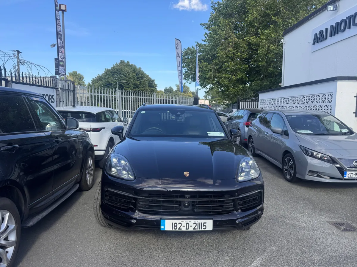 Porsche Cayenne 3.0 Hybrid Automatic - Image 3