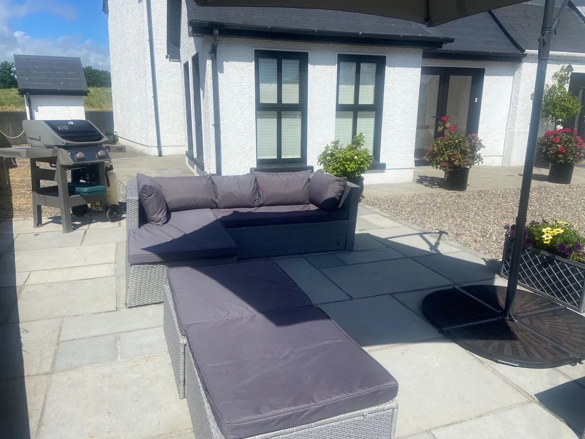Outdoor furniture - Image 2
