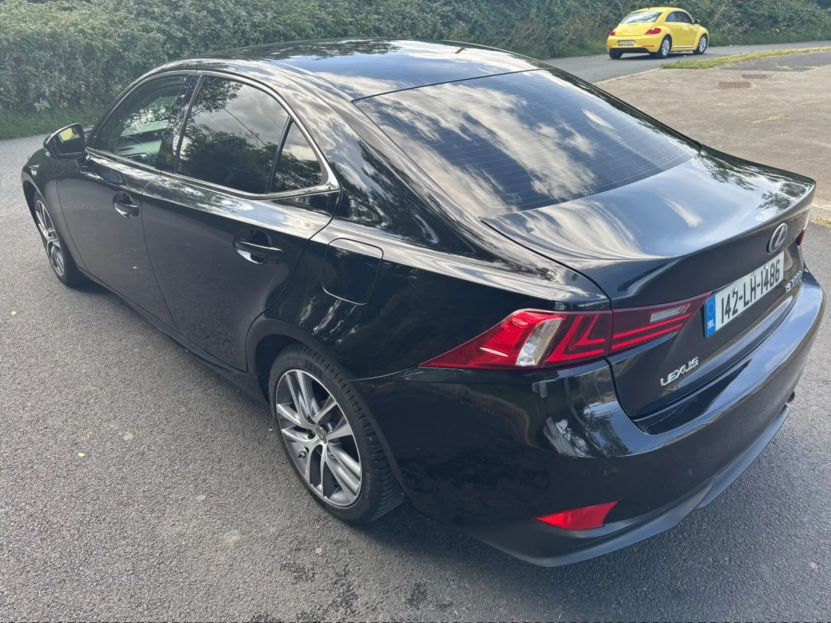 2014 Lexus IS300H NCT 10/26 - Image 2