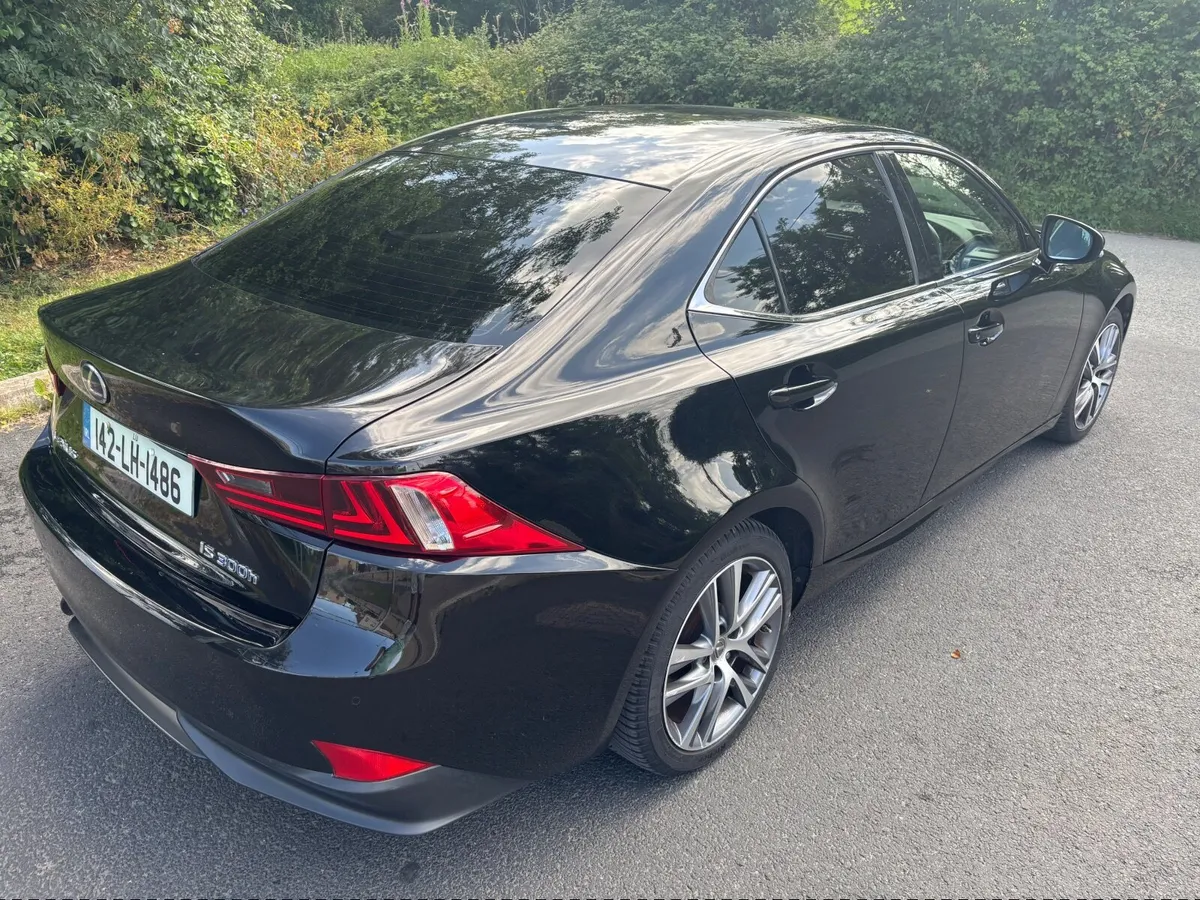 2014 Lexus IS300H NCT 10/26 - Image 4