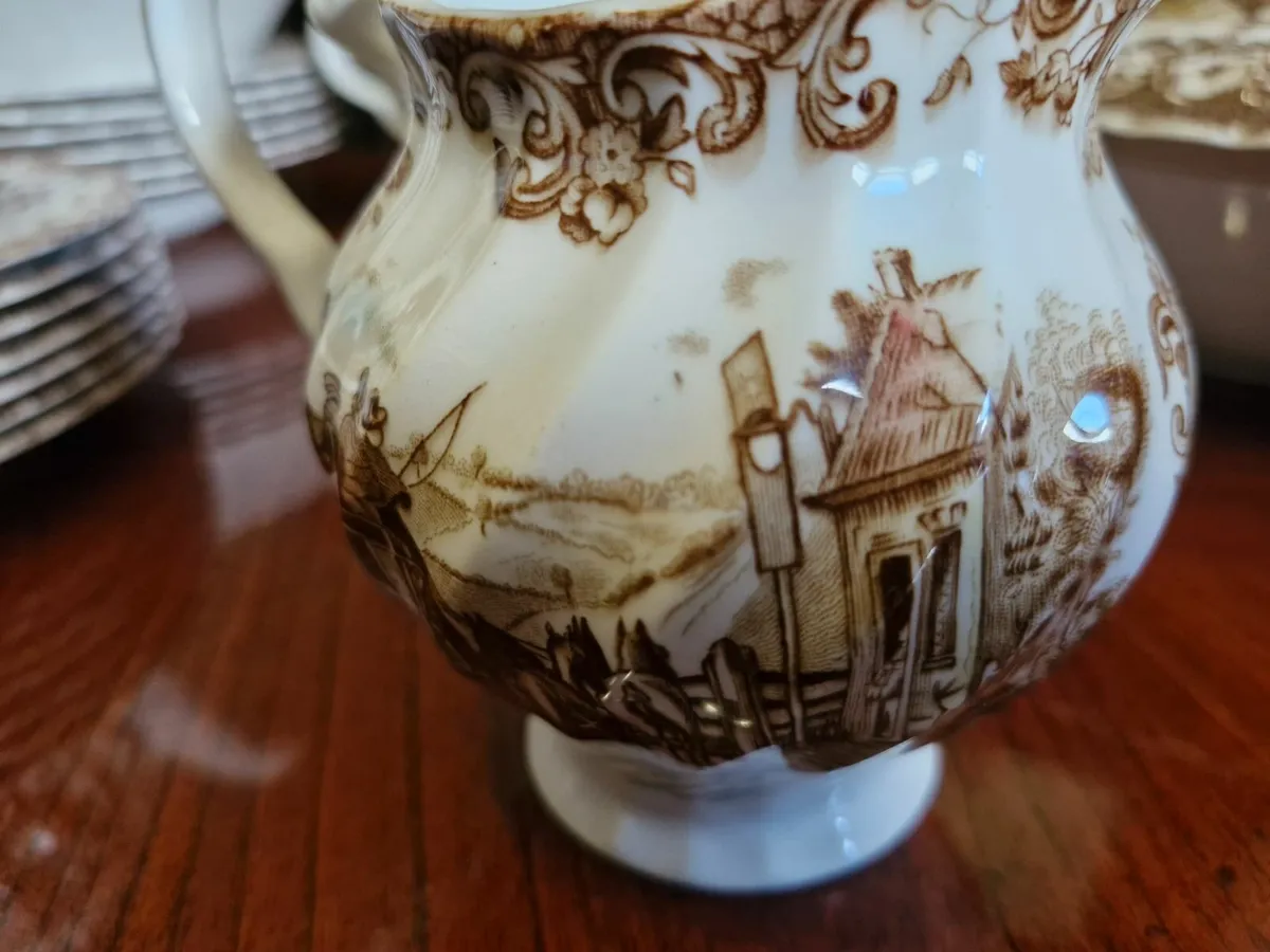 Johnson Bros Dinner set - Image 3