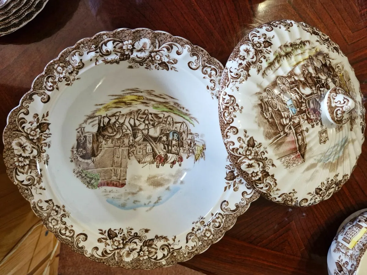 Johnson Bros Dinner set - Image 4