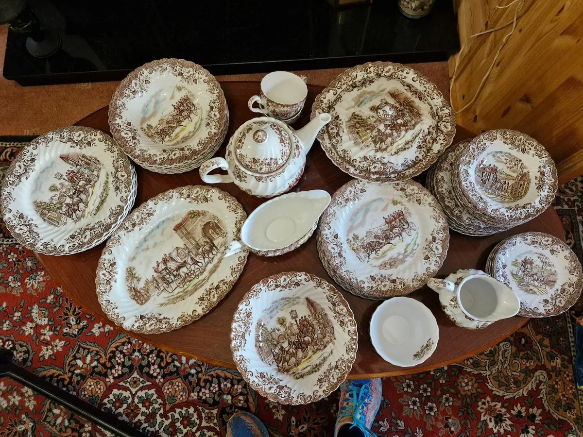 Johnson Bros Dinner set - Image 1