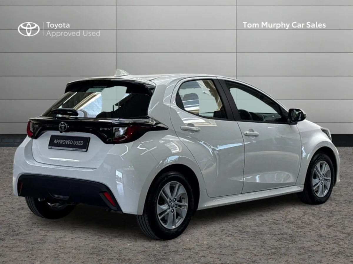 Toyota Yaris Yaris Hybrid 115 Luna - Image 2