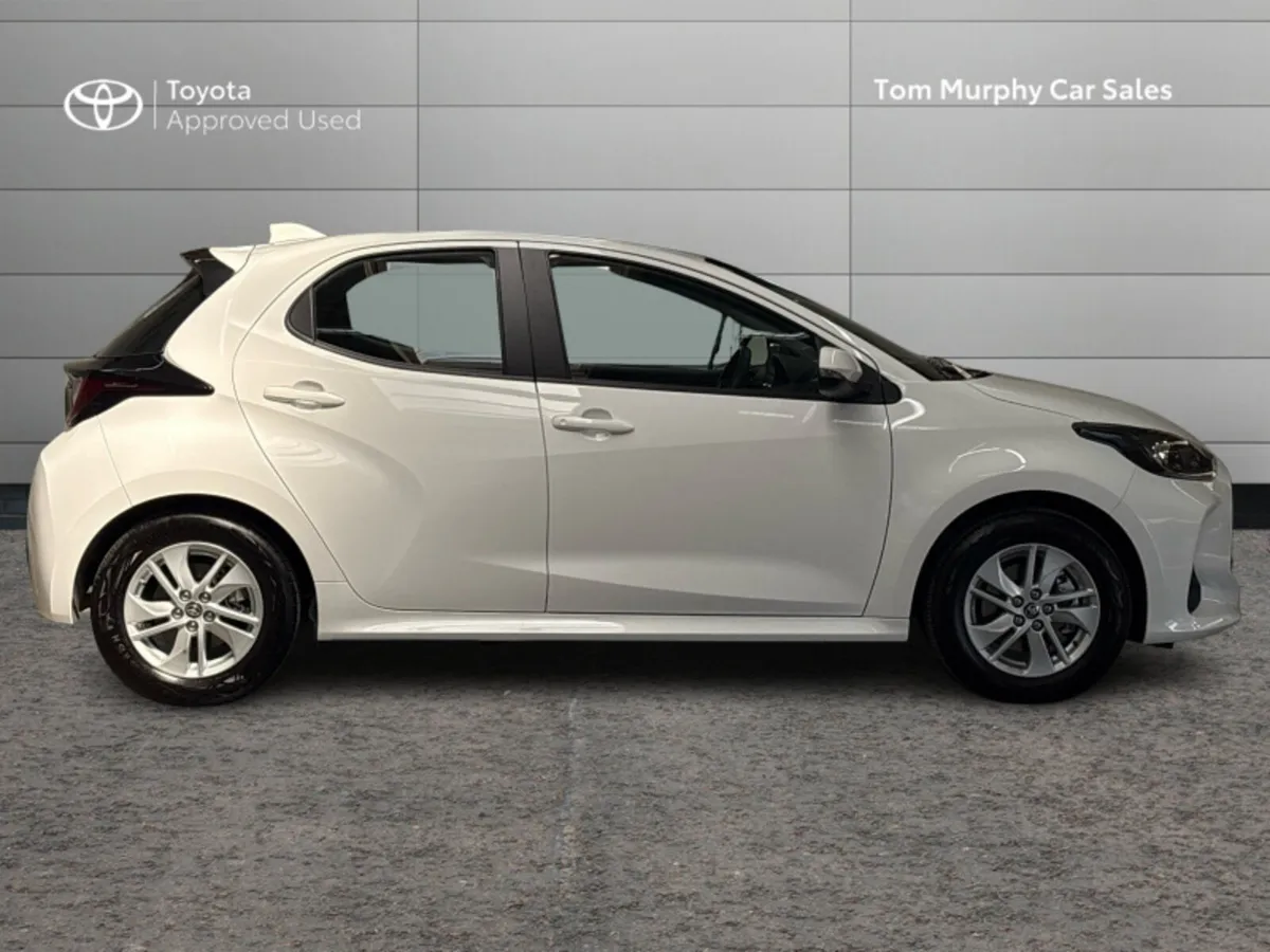 Toyota Yaris Yaris Hybrid 115 Luna - Image 3