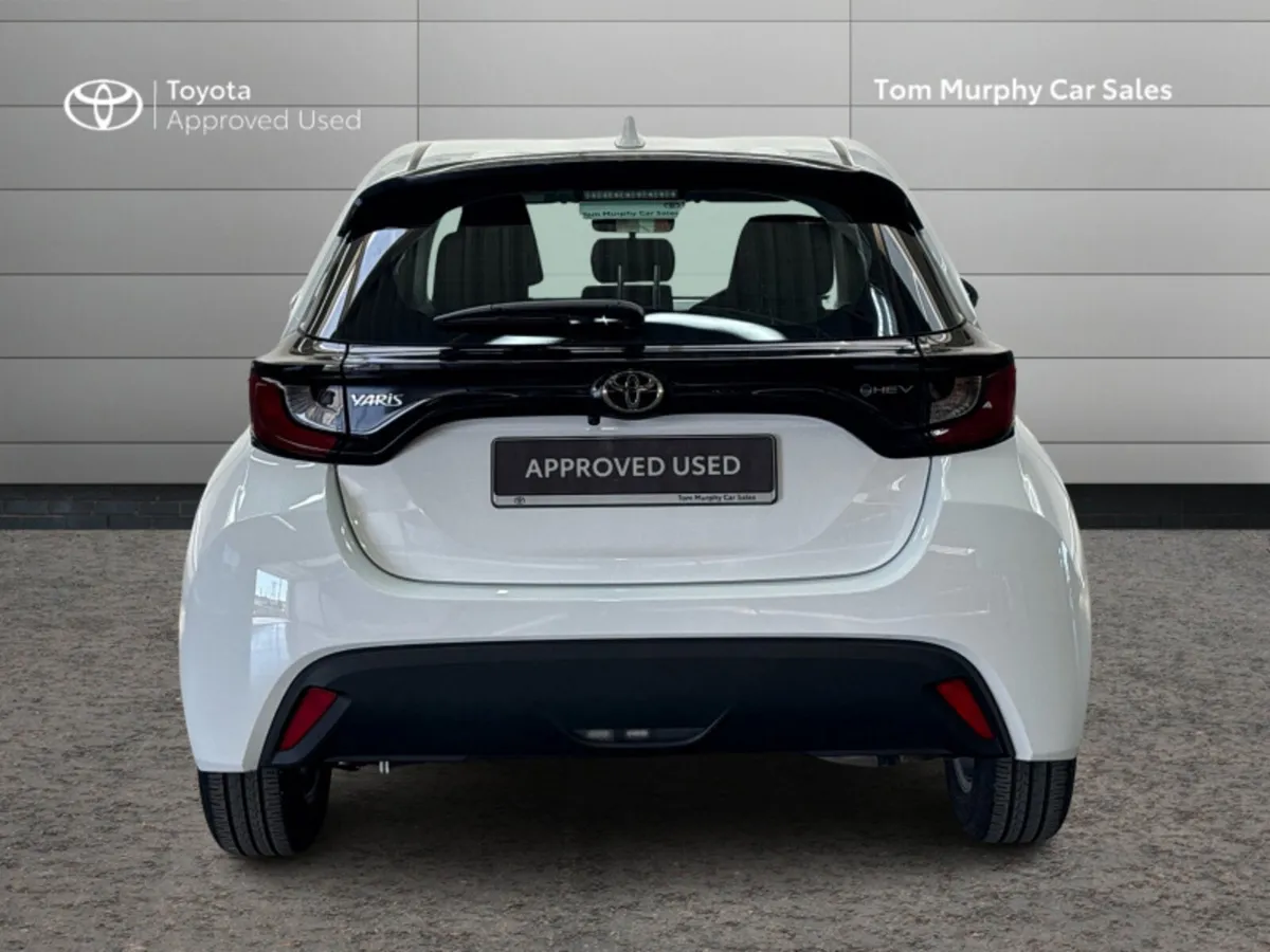 Toyota Yaris Yaris Hybrid 115 Luna - Image 4