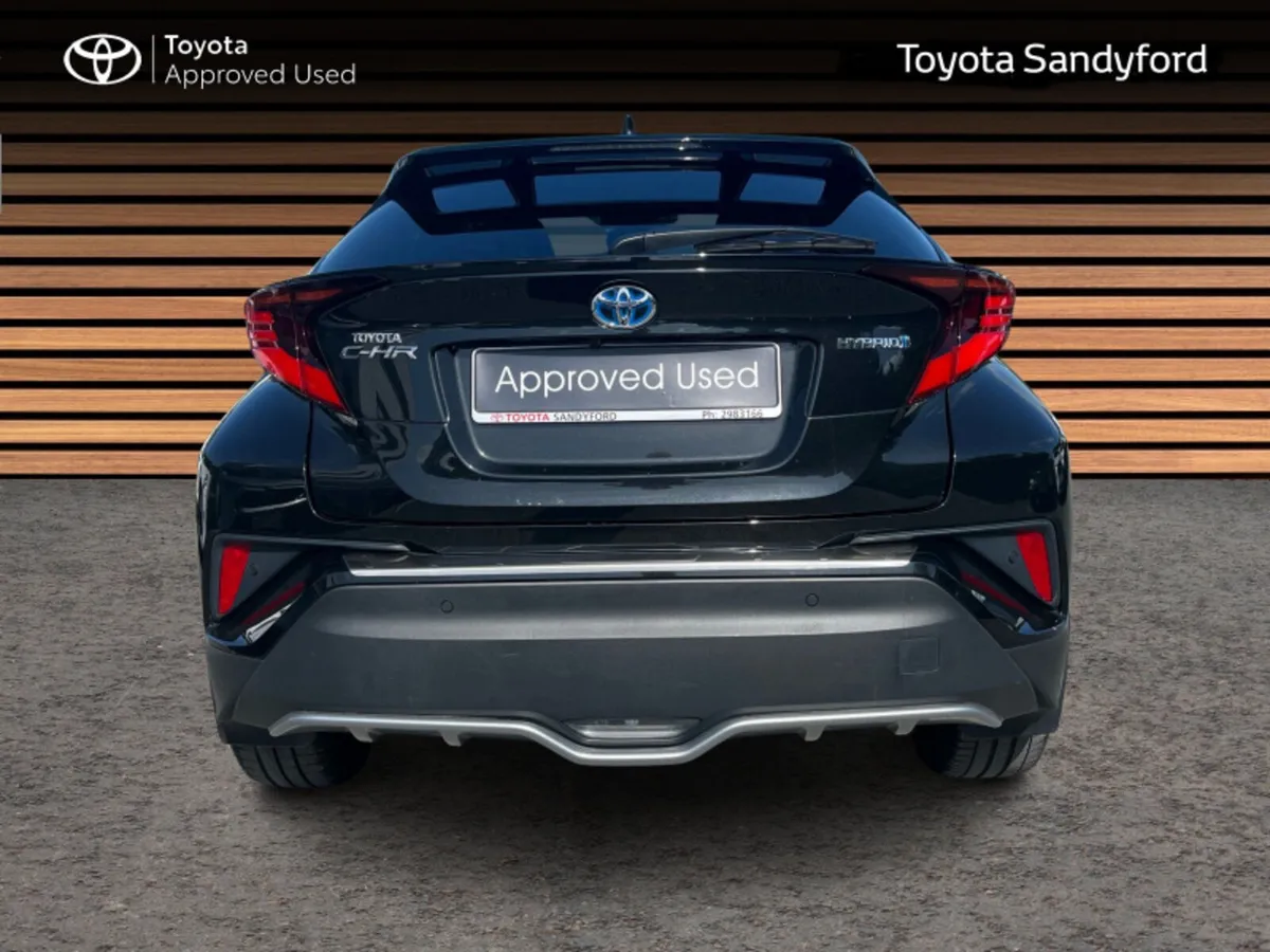 Toyota C-HR HYBRID SOL TOP SPEC // HEATED LEATHER - Image 4