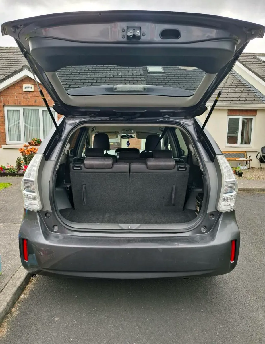 2011 Prius Alpha 7 seater Batt. SOH 71% NCT 9/25 - Image 4
