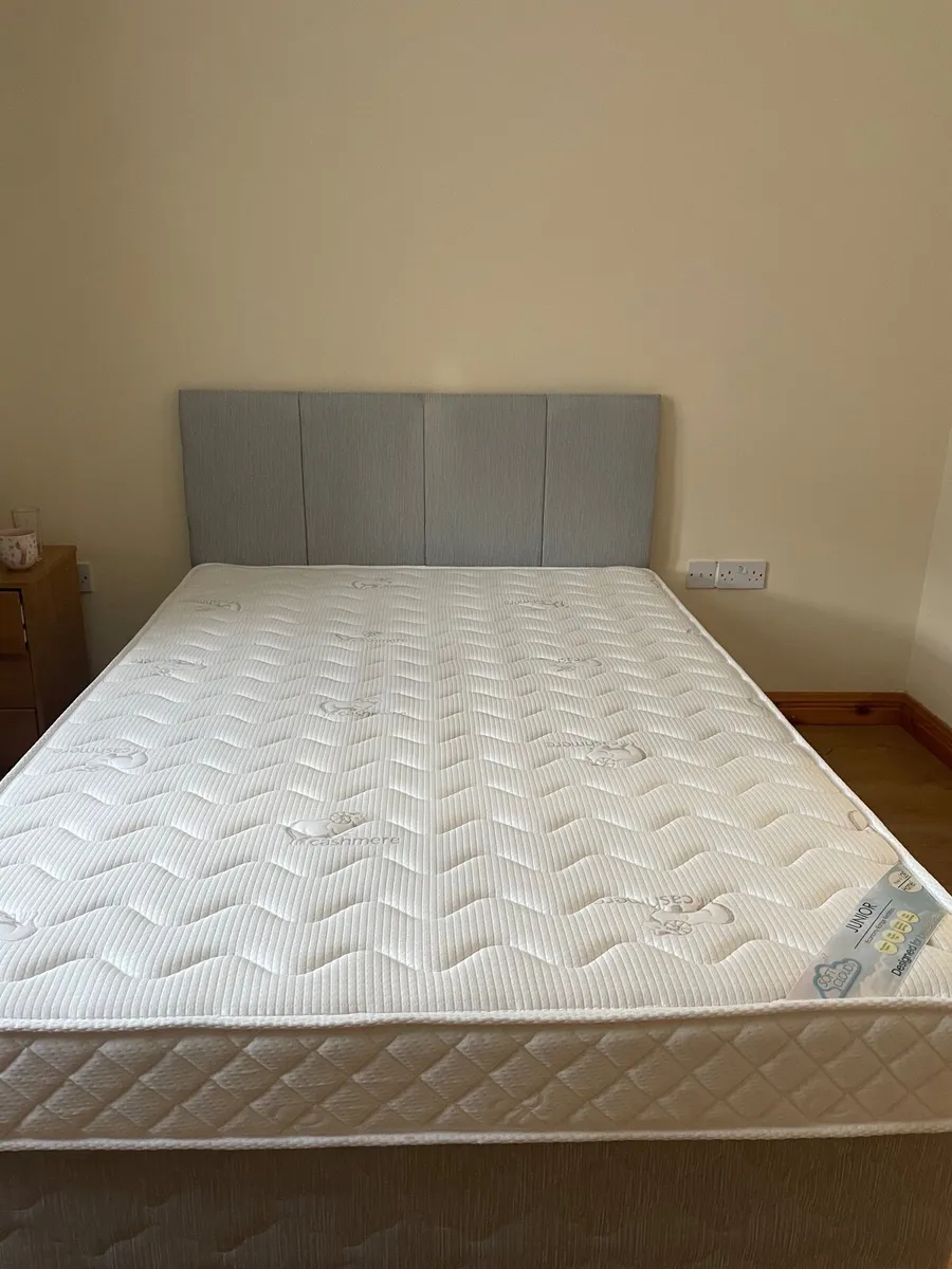 Bed - Image 1