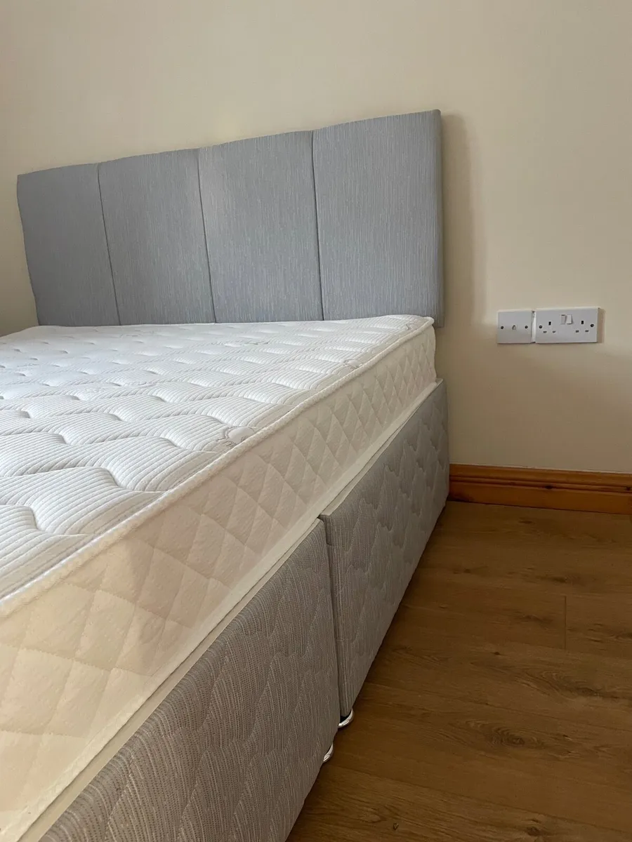 Bed - Image 2