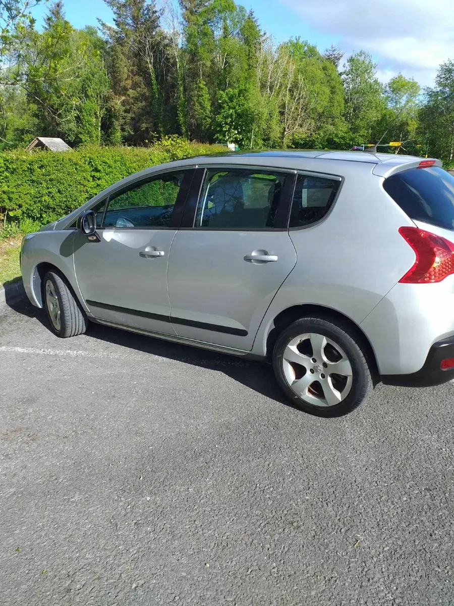 Peugeot 3008 2011 - Image 2