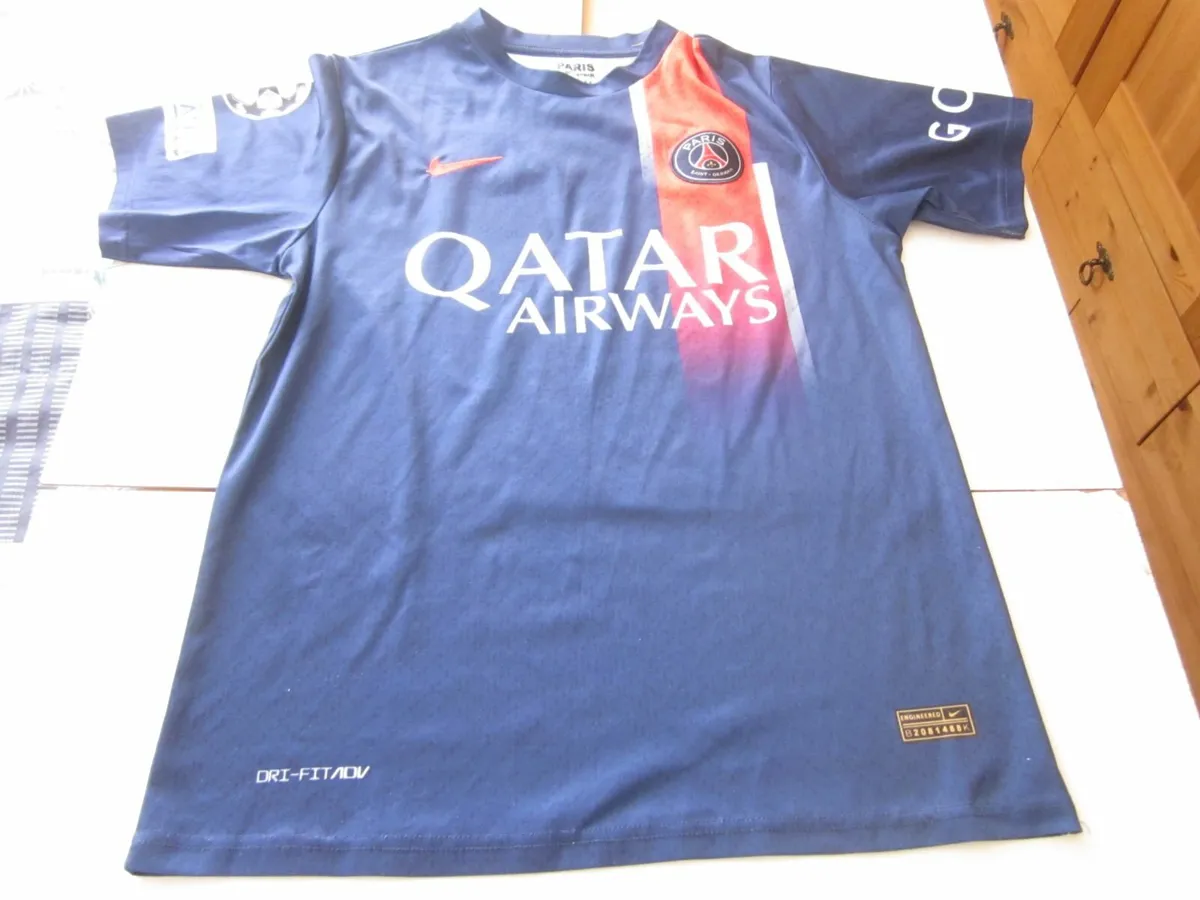 Paris St-Germain Football Jersey Messi 30 - Image 1