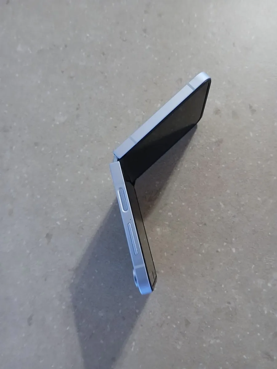 Phone samsung galaxy 6 flip - Image 4