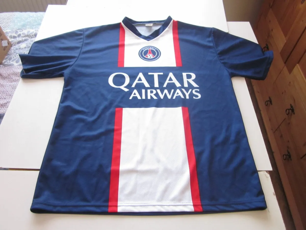 Paris St-Germain Football Jersey Messi 30 - Image 1