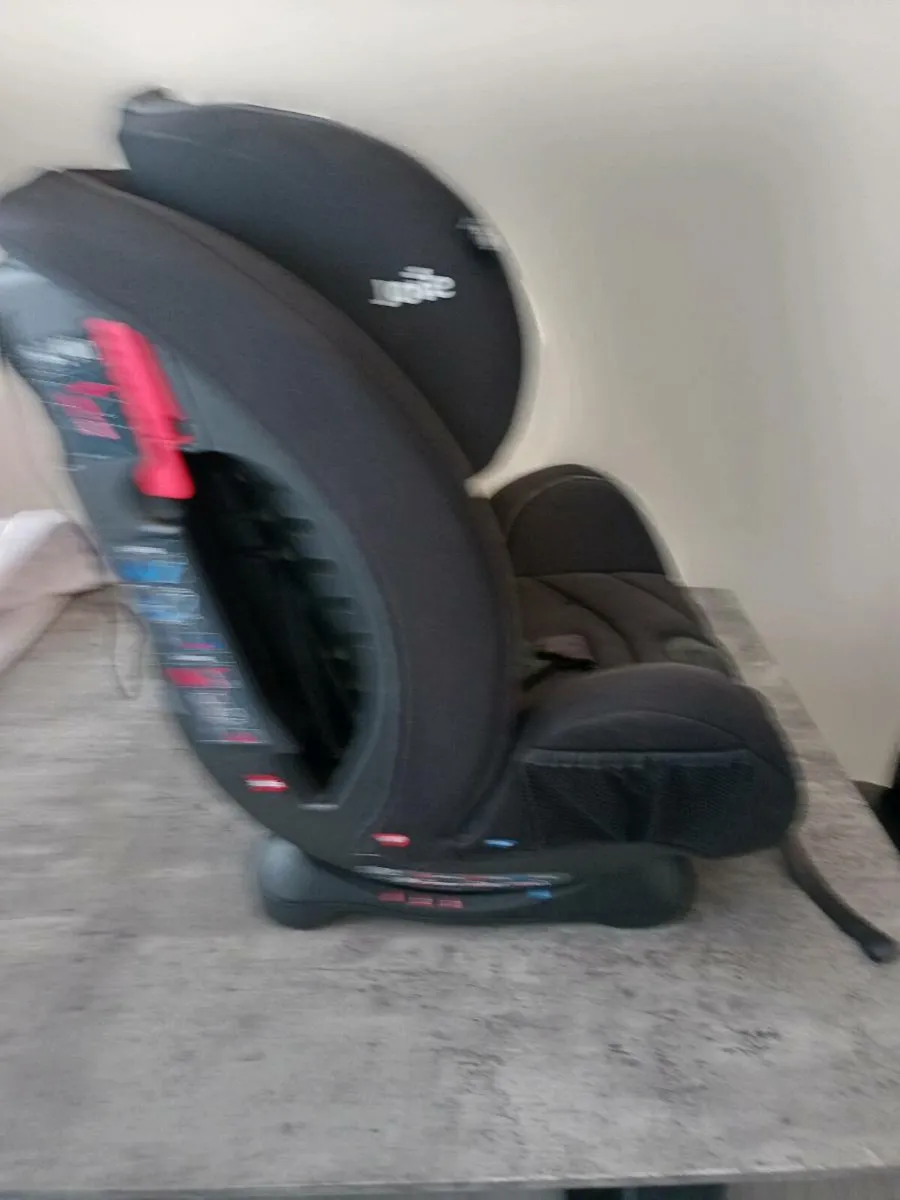 Joie kids car seat. - Image 3