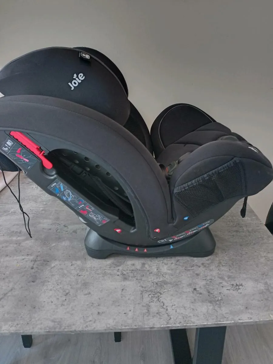 Joie kids car seat. - Image 4