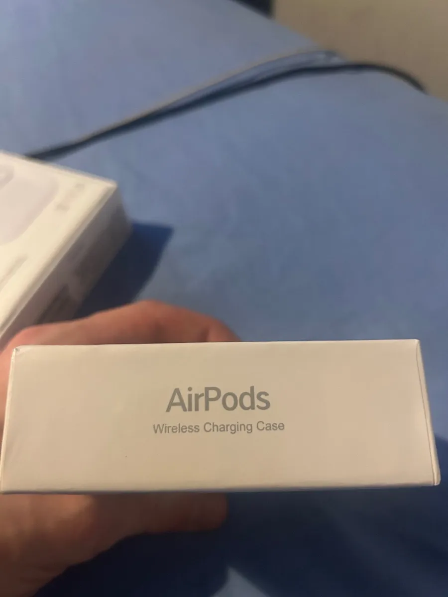 AirPods 4th gen - Image 3