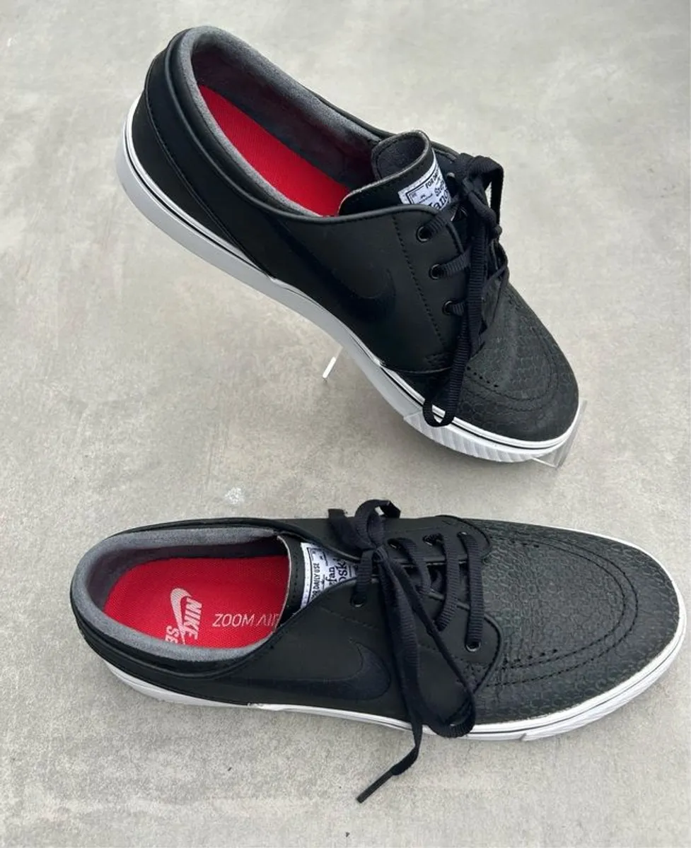 Nike Zoom SB Stefan Janoski Canvas SB Black Uk Size 9 - Image 1