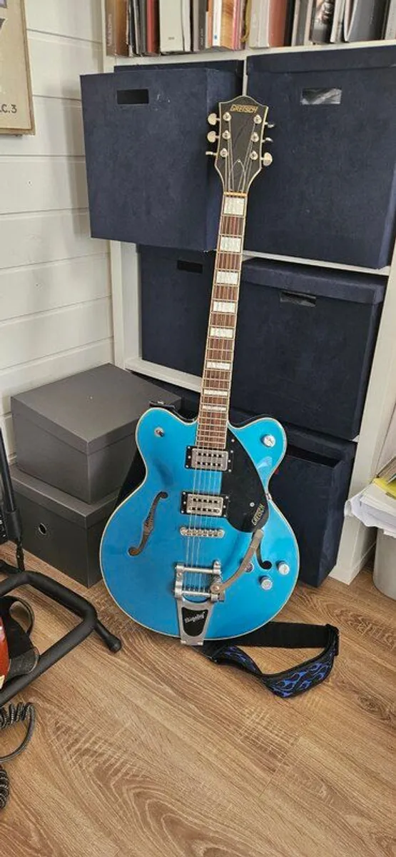 Gretsch 2622T Center Block Double-Cut with Bigsby - Image 1