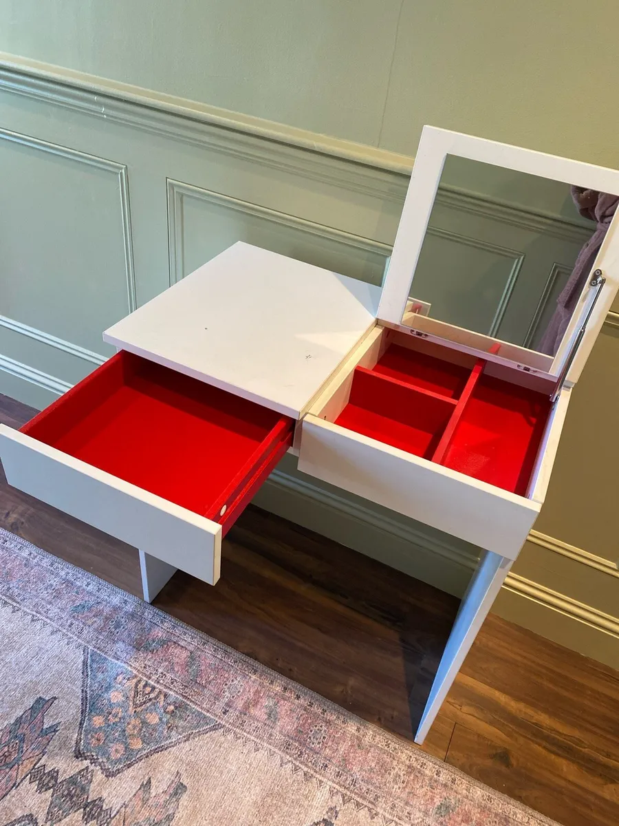 Dressing table - Image 2