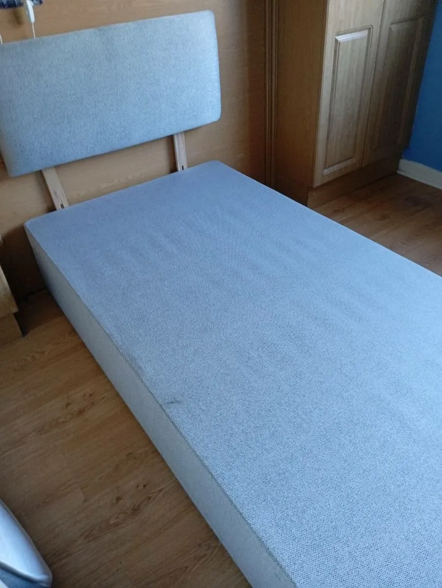 Bed frame - Image 1