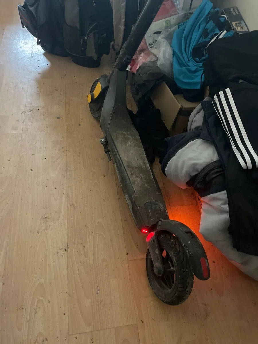 Electric scooter - Image 2