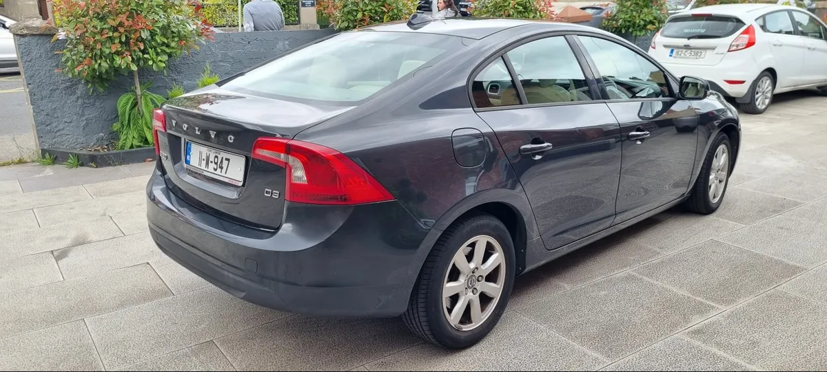 Volvo S60 2011 - Image 4