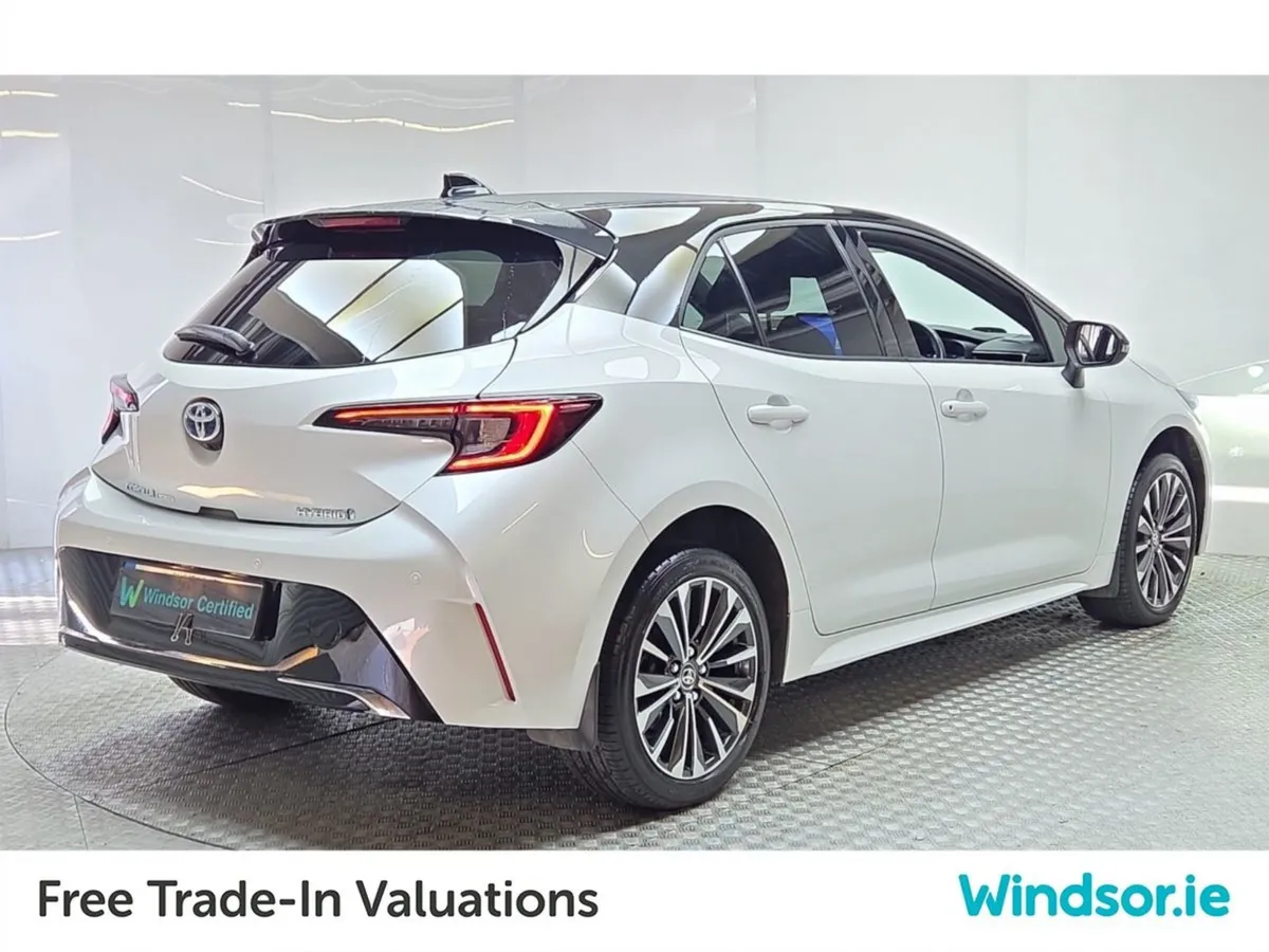 Toyota Corolla 1.8 Hybrid Luna Sport Hatchback - Image 3