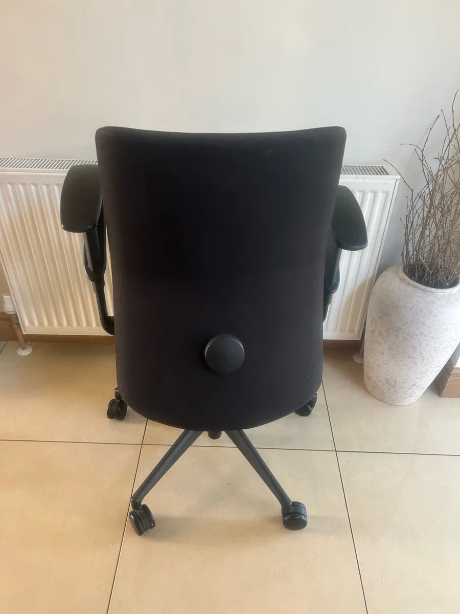 Office chair - Image 3