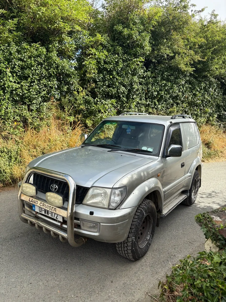 2001 Toyota Landcruiser - Image 1