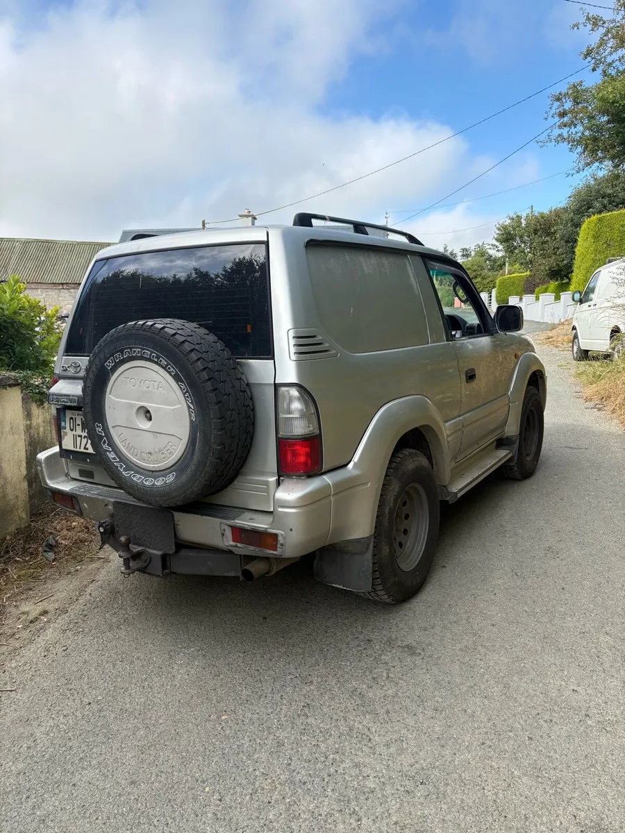 2001 Toyota Landcruiser - Image 2