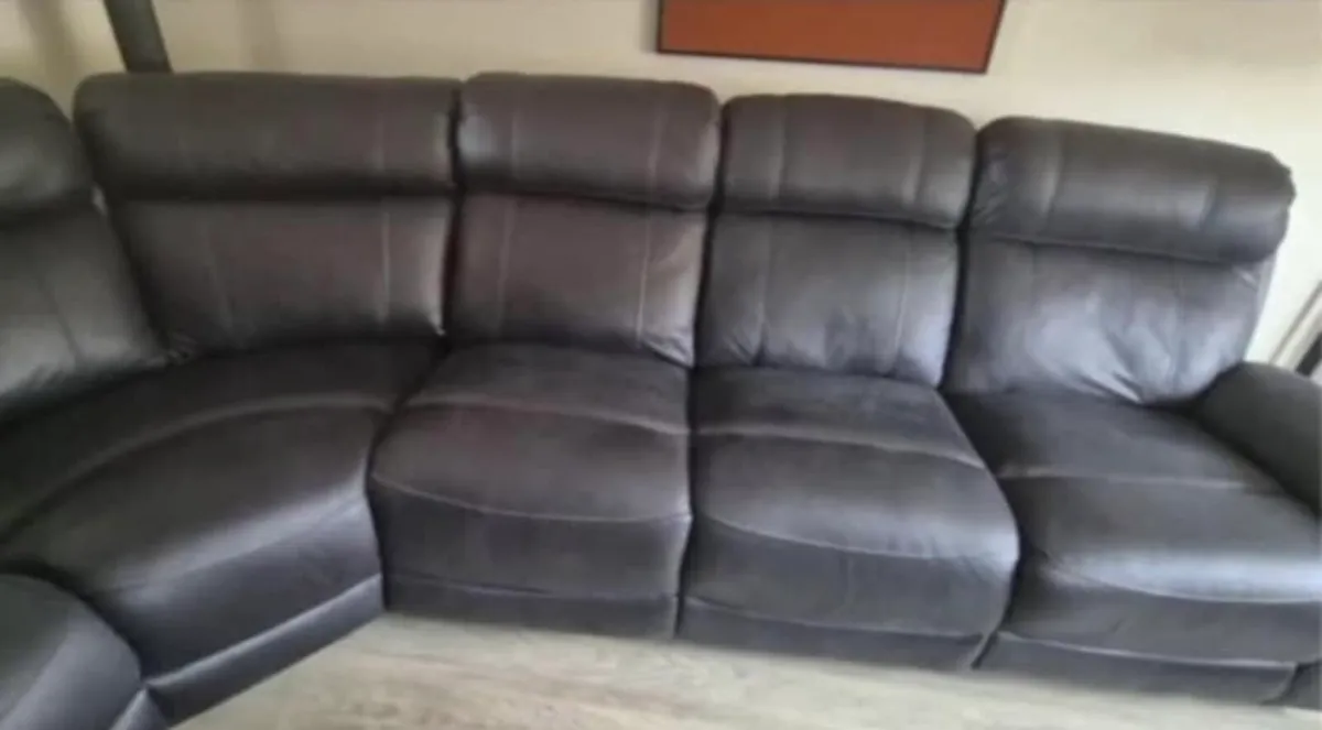 Corner and 2 seater electric recliner - Image 2